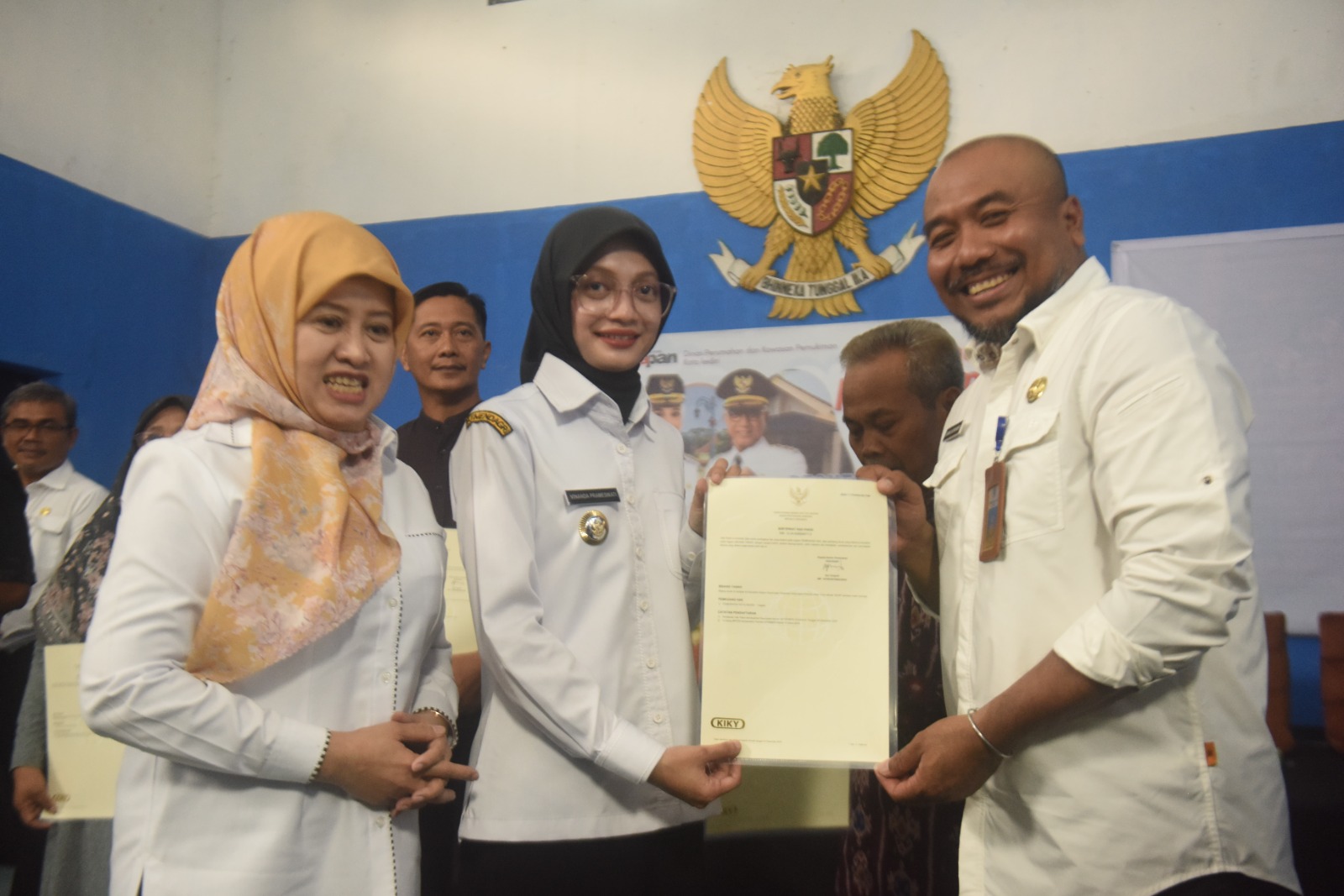 Penyerahan 44 SHM dan 12 Sertifikat PSU, DAK TPPKT 2025 Tuntaskan Kawasan Kumuh di Ketami