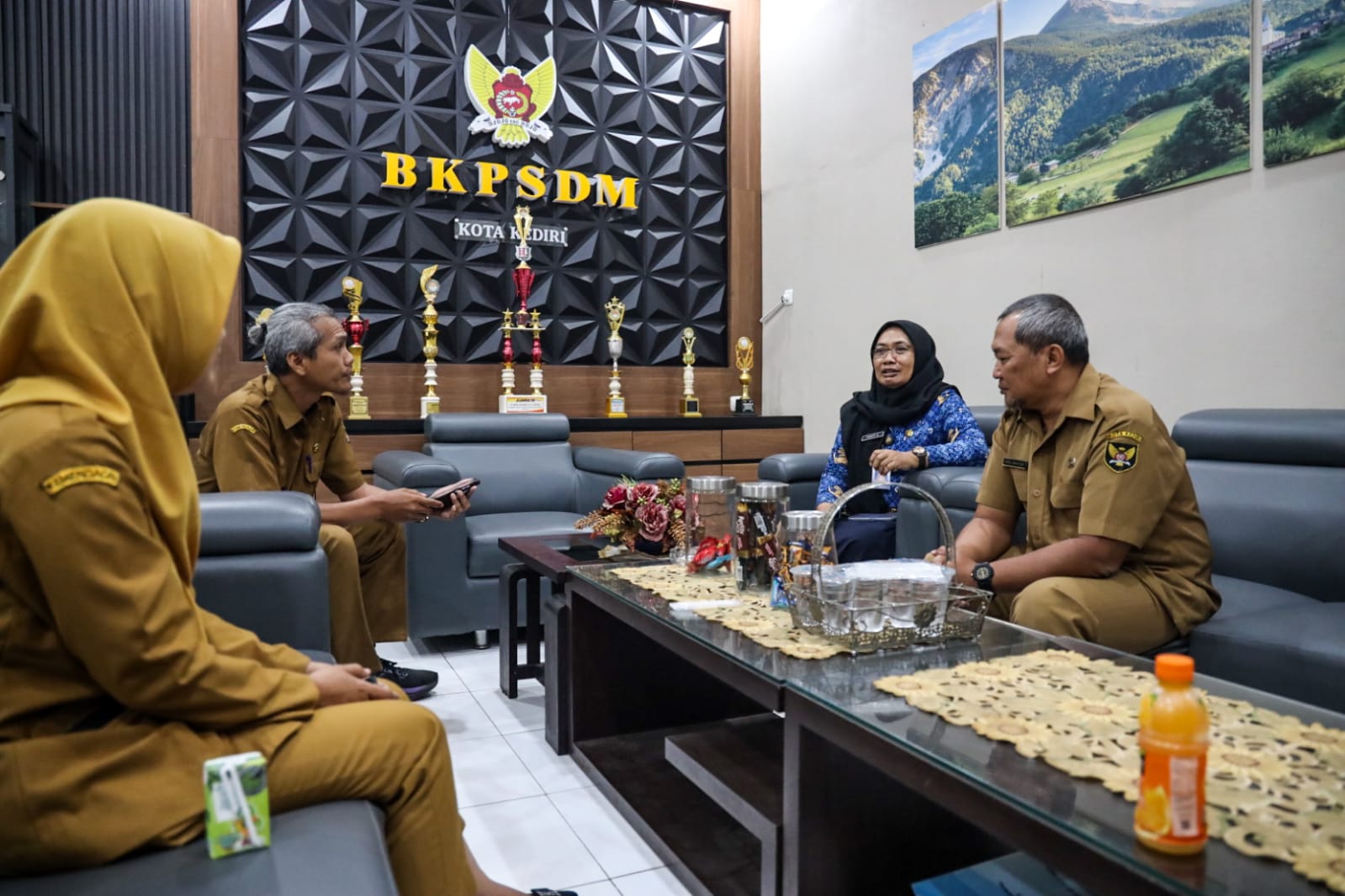 Implementasi WFH Hari Pertama Berjalan Lancar, Pemkot Kediri Imbau ASN Untuk Tetap Disiplin dan Berintegritas