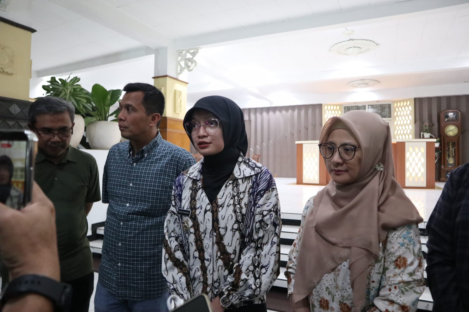 Mbak Wali Tindak Cepat Kasus Dugaan Keracunan MBG, 73 Siswa Terdampak Kini Membaik