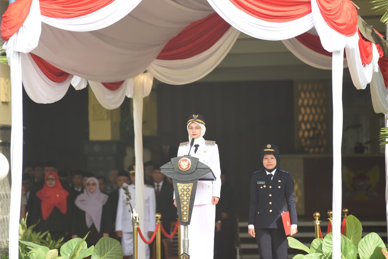 Mbak Wali Pimpin Upacara Hari Otonomi Daerah, Ajak ASN Perkuat Kinerja dan Wujudkan Asta Cita