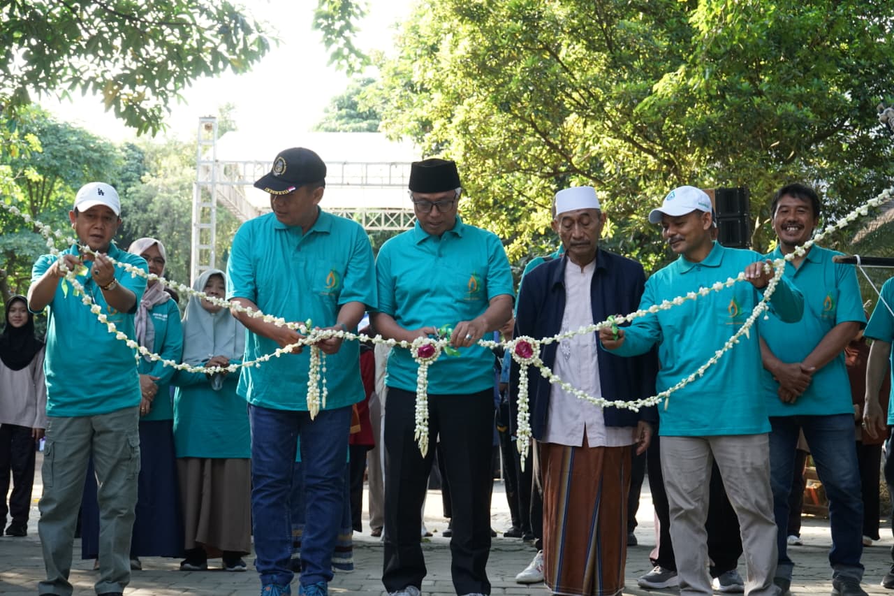 Hadiri Haflatul Maulid MTsN 1 Kota Kediri, Gus Qowim Resmikan Aula KH.Thoha Mu’id
