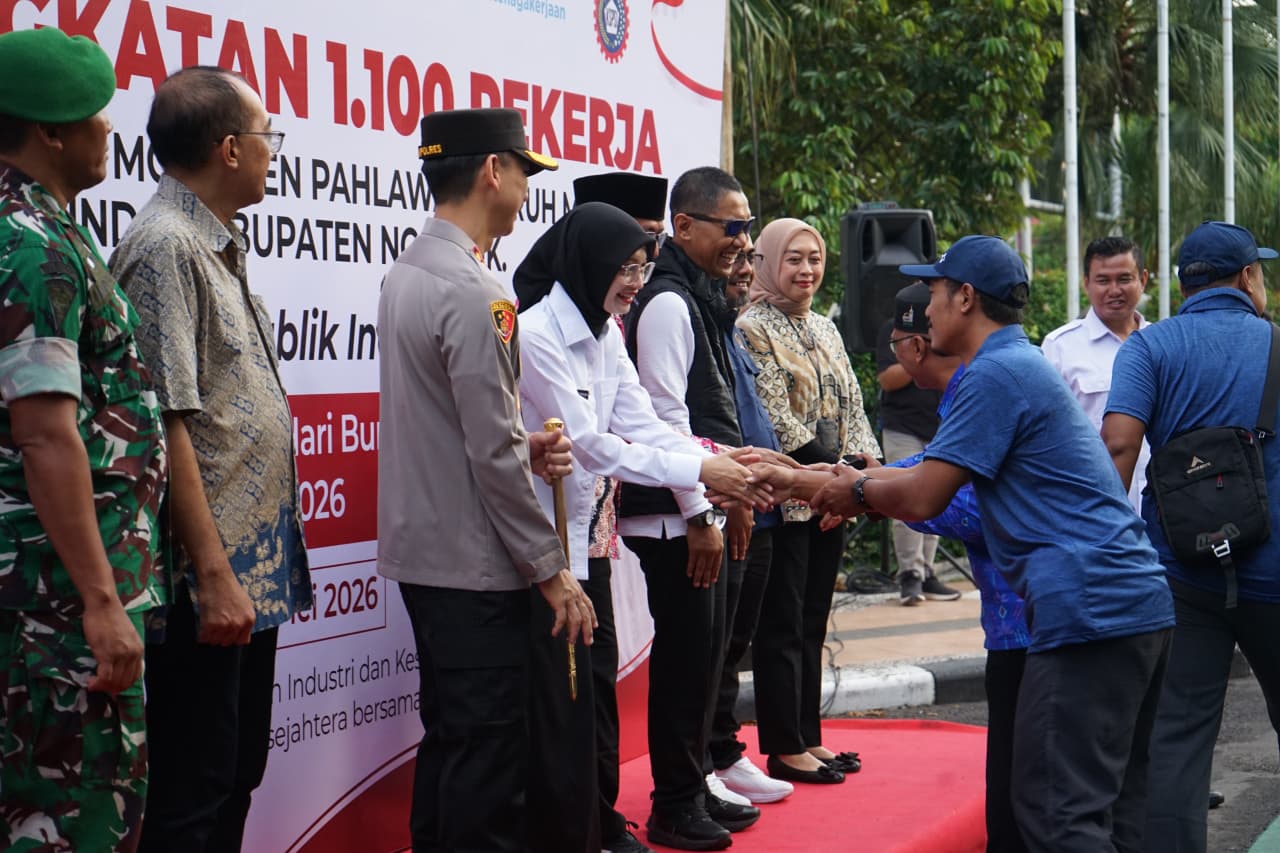 Mbak Wali Berangkatkan 1.100 Pekerja Ikuti Peresmian Museum Marsinah di Nganjuk