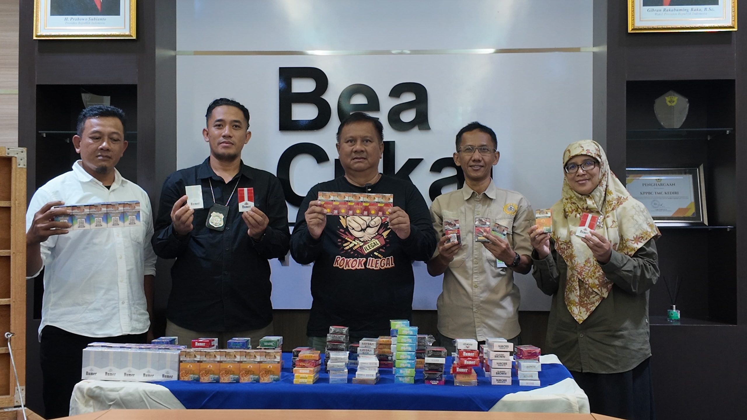 Berantas Rokok Ilegal, Satpol PP Kota Kediri dan Bea Cukai Kediri Amankan 3.412 Batang Rokok Ilegal Dalam Operasi Gabungan