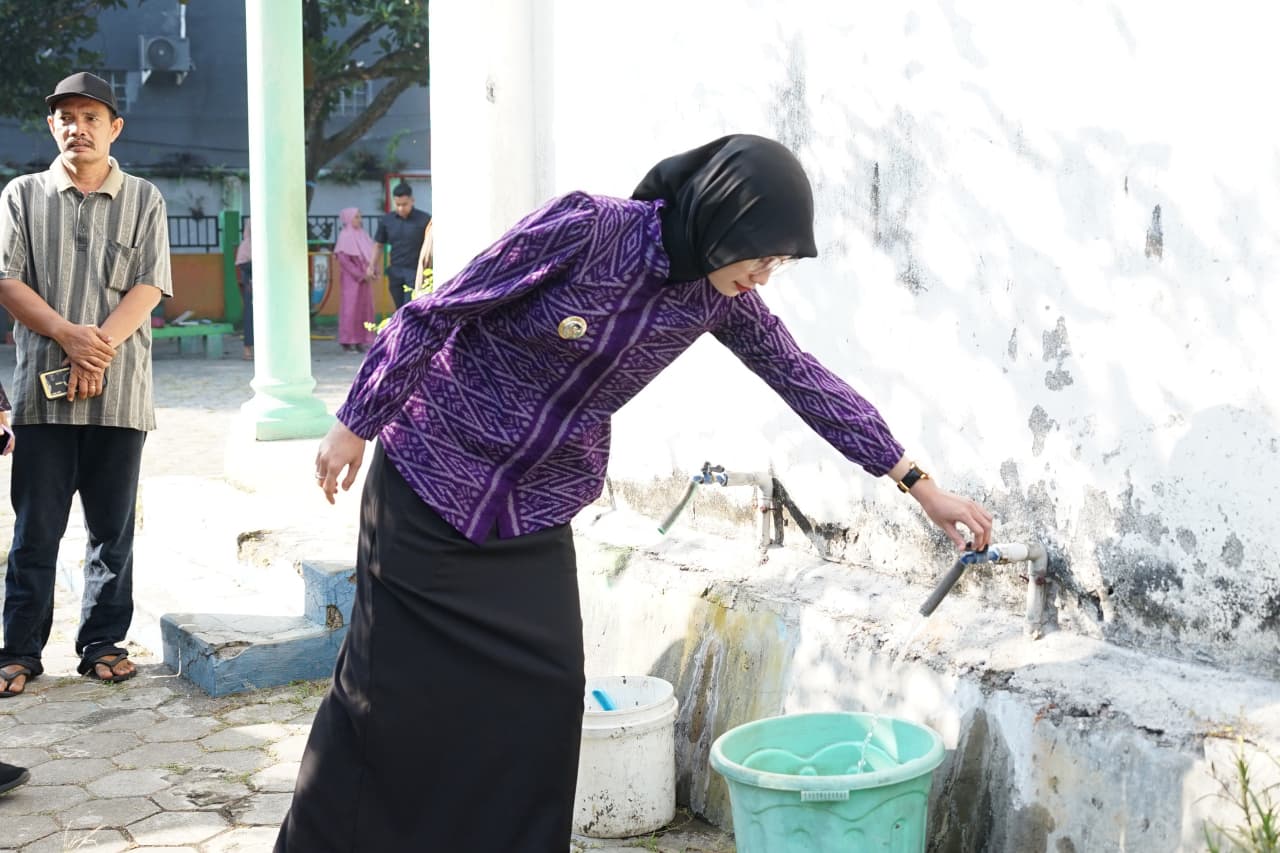 Tinjau Wilayah Terdampak Gangguan Air PDAM, Mbak Wali Pastikan Penanganan Cepat untuk Warga