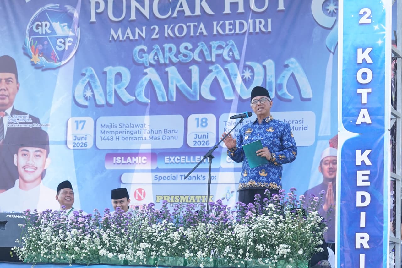 Puncak Milad ke-9 MAN 2 Kota Kediri, Gus Qowim: Tekankan Pentingnya Adab dan Akhlak