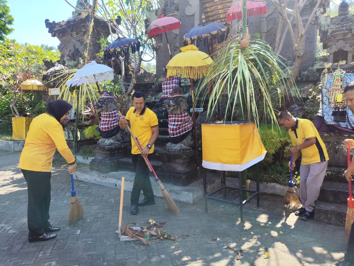 Bhakti Bhayangkara Polres Kediri Kota Bersih Rumah Ibadah Secara Serentak, Songsong HUT Bhayangkara ke-80