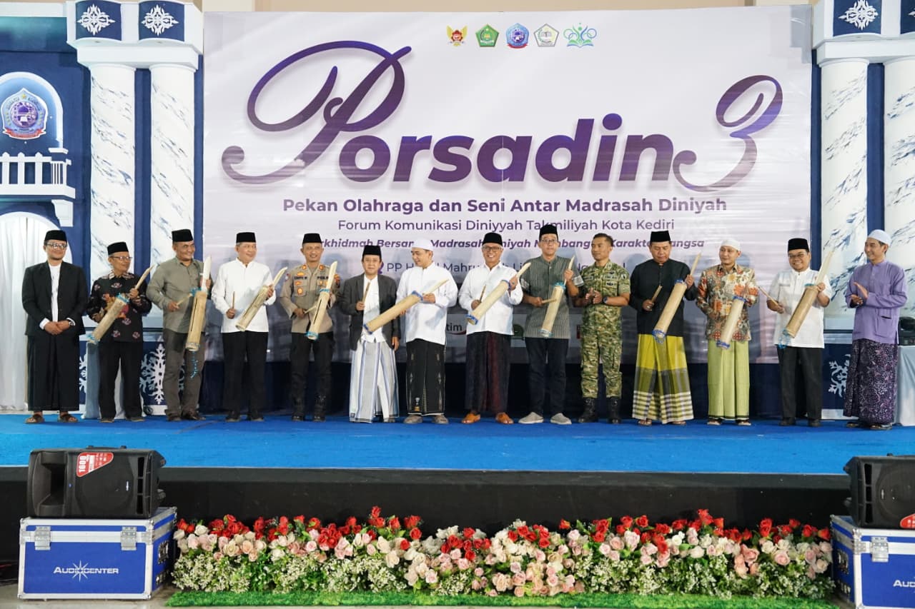 Buka PORSADIN ke-3 Kota Kediri, Gus Qowim Tekankan Peran Madrasah Diniyah Bangun Karakter Bangsa