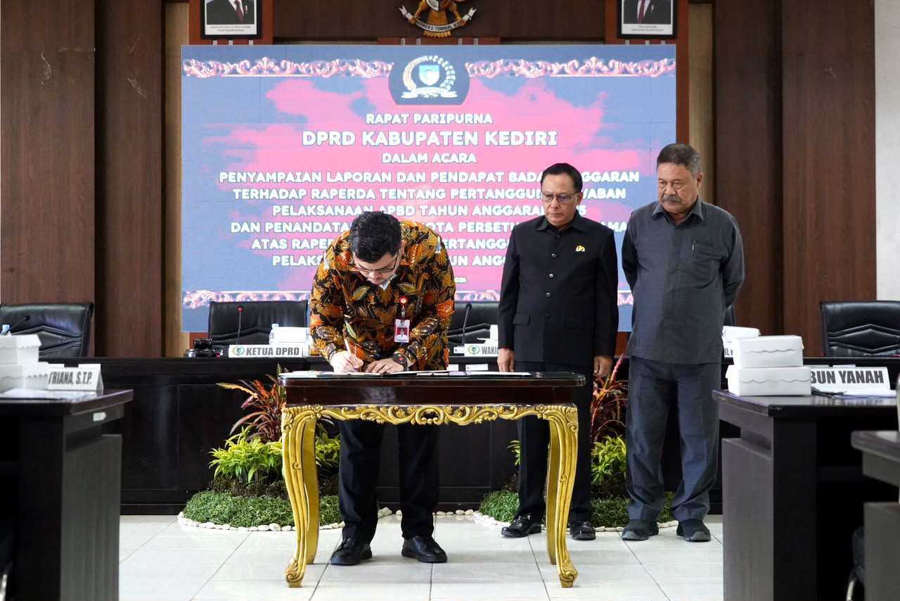 Pemkab Kediri dan DPRD Sepakati Raperda Pertanggungjawaban APBD 2025 