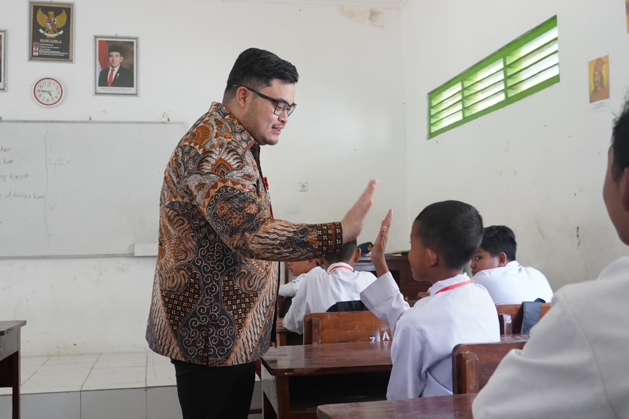 Sapa Murid Baru di Hari Pertama MPLS, Mas Dhito Tekankan Stop Bullying