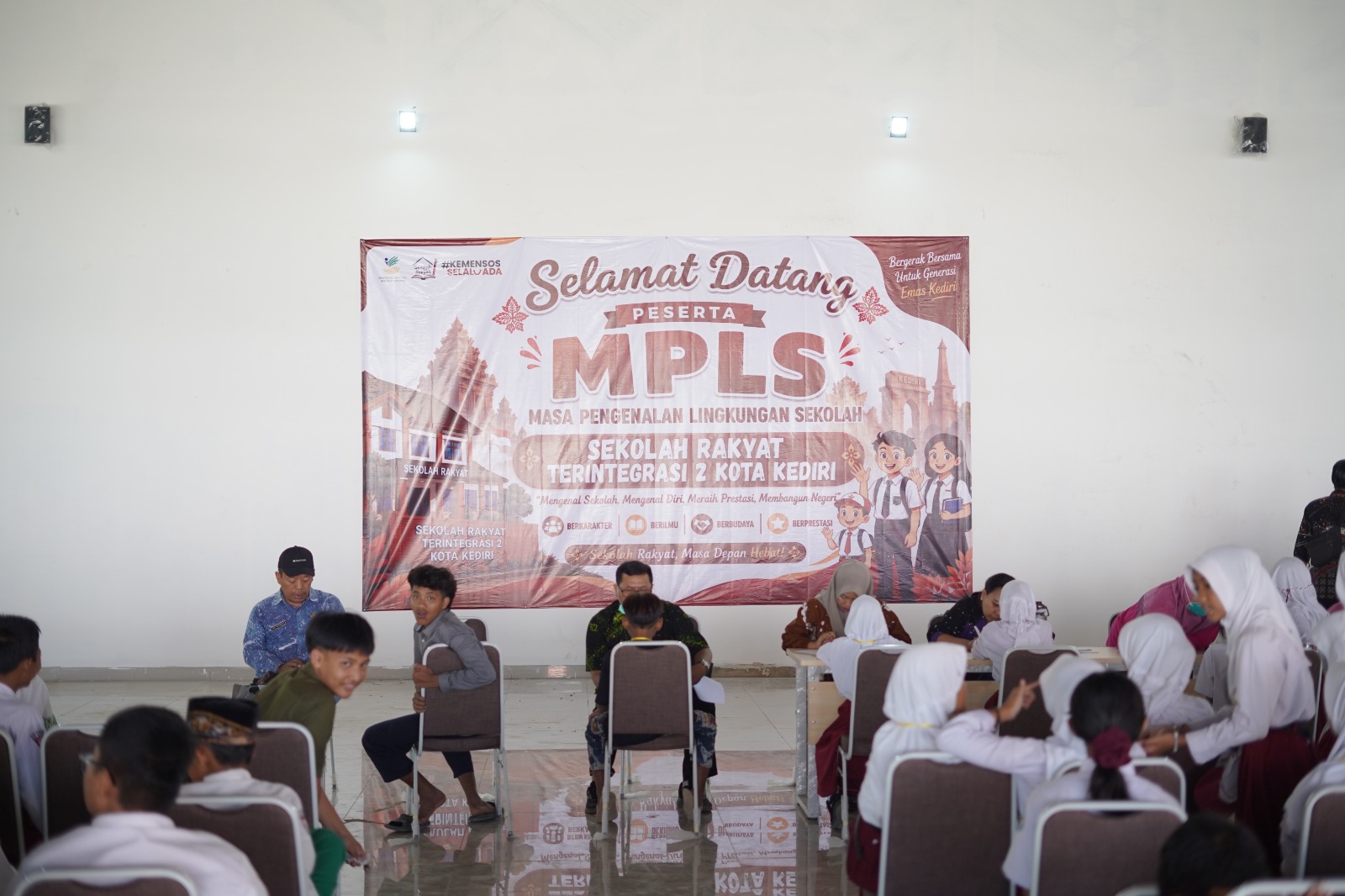 Integrasikan Pendidikan Klasikal dan Keasramaan, Siswa di Sekolah Rakyat Terintegrasi 2 Kota Kediri Jalani MPLS Penuh Semangat