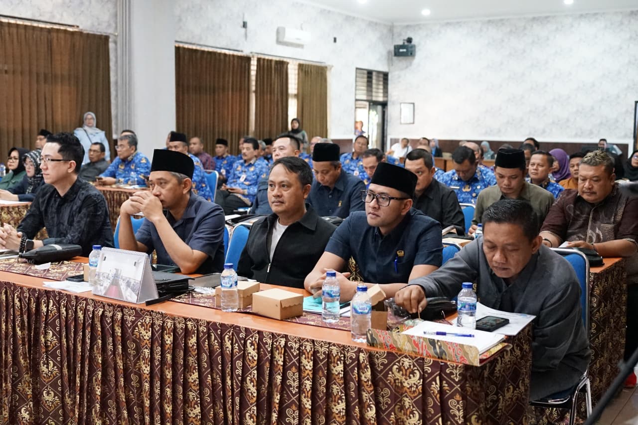 Mbak Wali Jawab Pandangan Umum Fraksi DPRD, Tegaskan Komitmen Tingkatkan PAD dan Kinerja BUMD