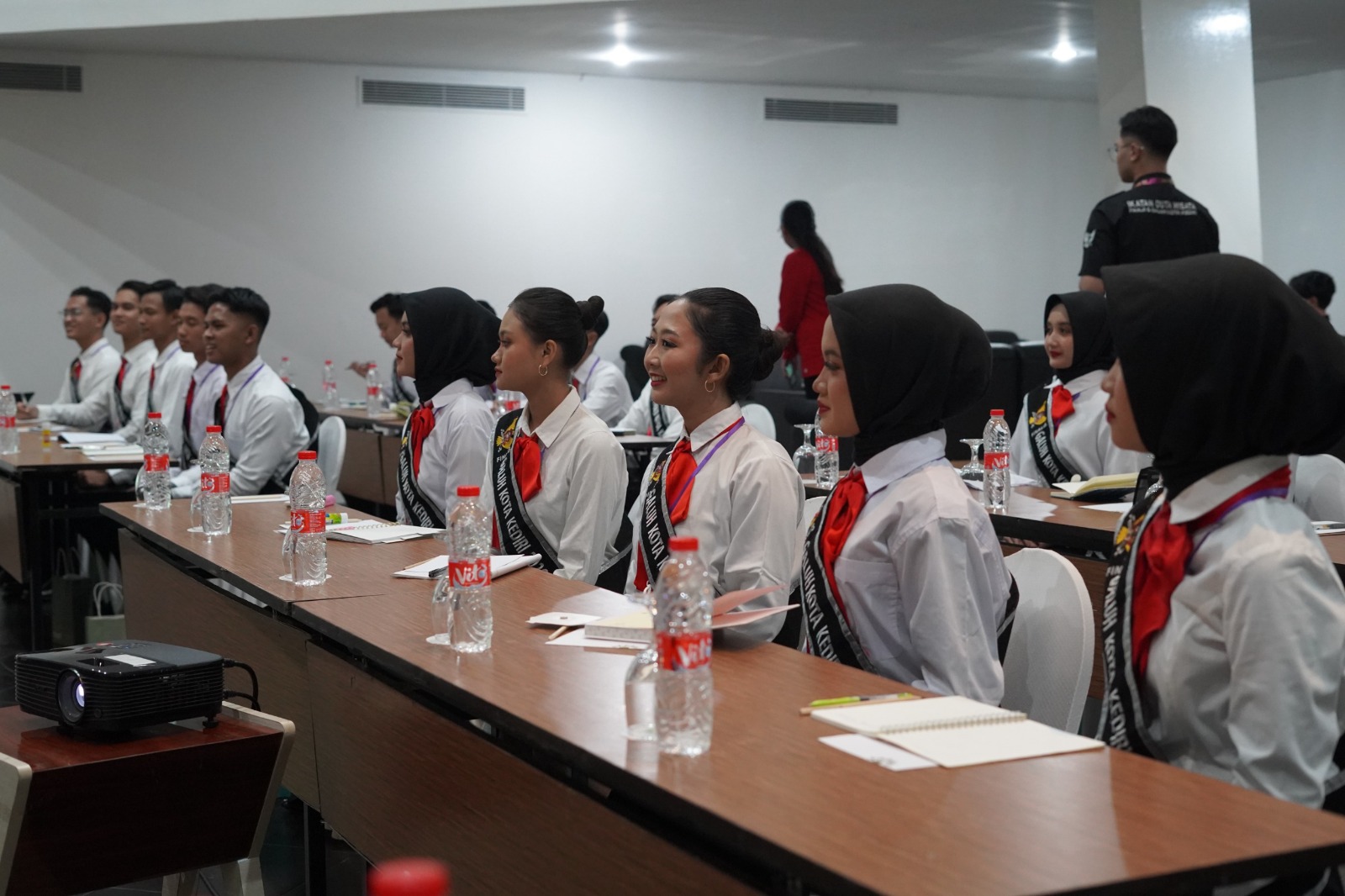 Jelang Grand Final, Finalis Panji Galuh Kota Kediri Dibekali Dasar Pramuwisata