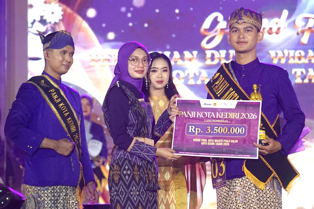 Serahkan Trophy Panji Galuh 2026, Mbak Wali: Panji Galuh Harus Bikin Kota Kediri Semakin Ngangeni