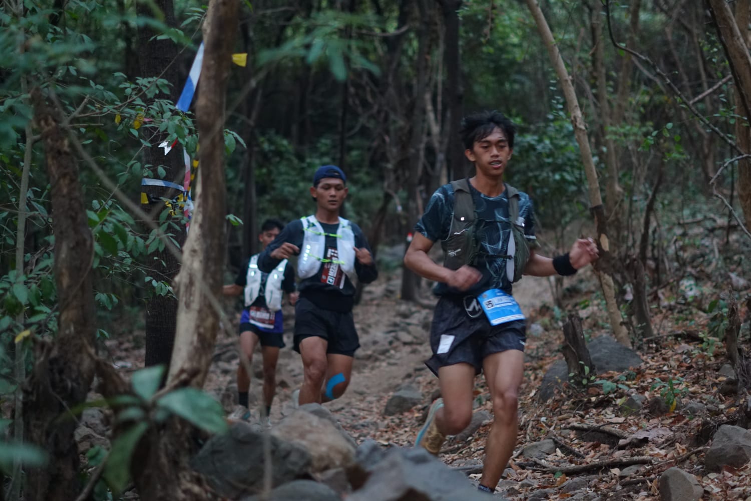 Ratusan Pelari Antusias Taklukkan Tantangan Klotok Trail Run 2026