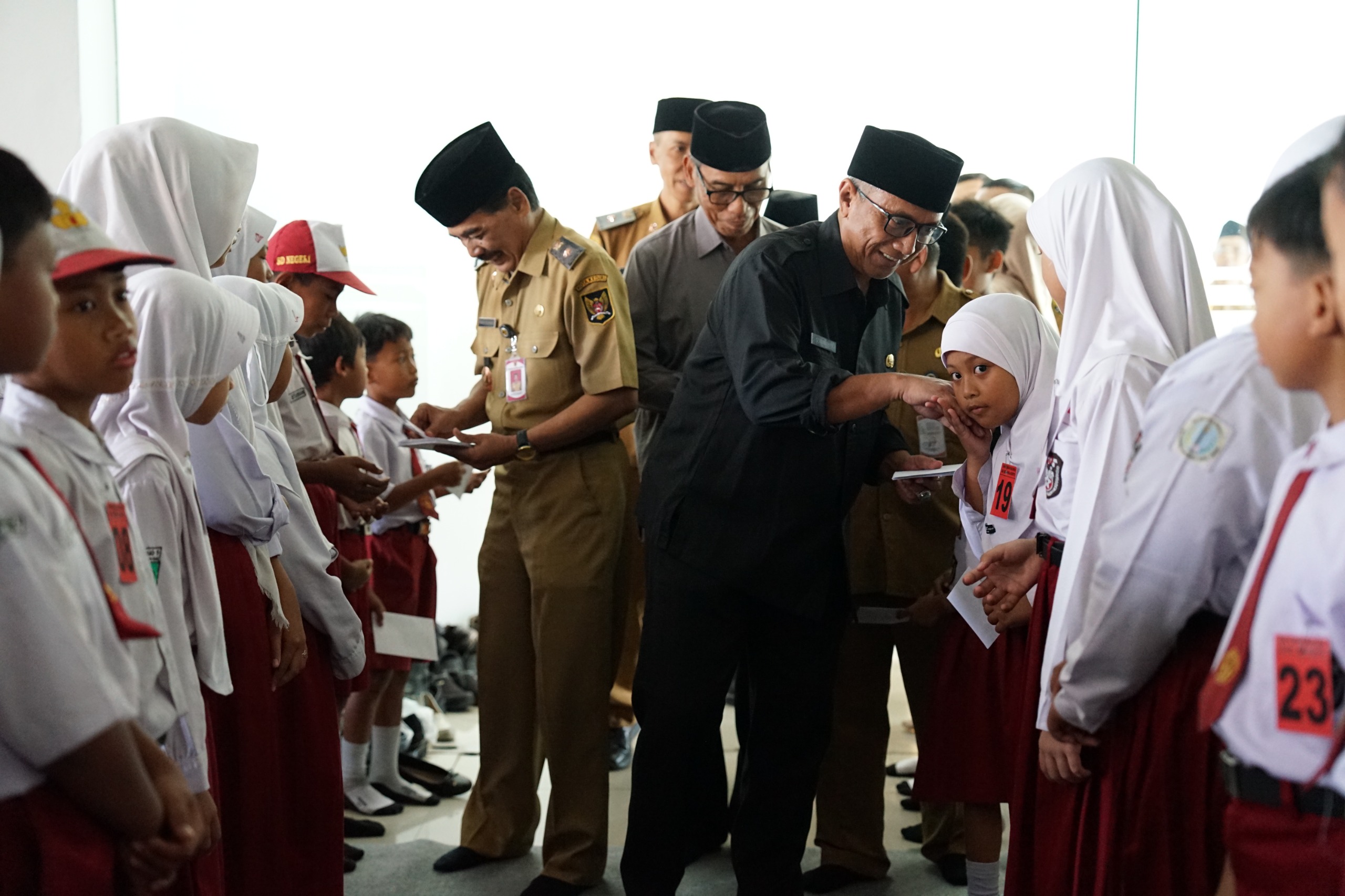 Gus Qowim Ajak Guru di Kota Kediri Mendidik dengan Hati, Menuntun dengan Akhlak